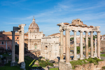 Naklejka premium Rom, Italien, Apr. 2023 Die Ausgrabungsstätte Forum Romanum das ehemalige Machtzentrum des Römischen Imperiums
