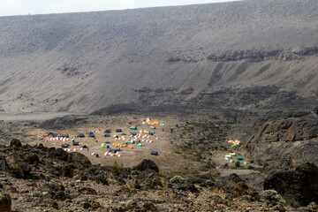 Obraz premium Campground with tents on Mount Kilimanjaro 