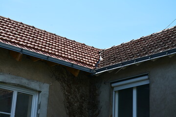Restauration charpente et toiture en tuiles	