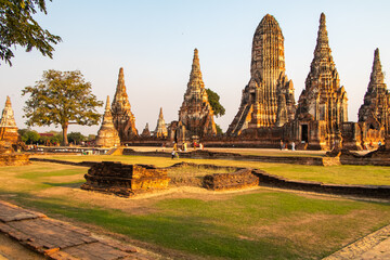 Obraz premium Ancient temples, Wat, Buddhist statues in Ayutthaya, Thailand