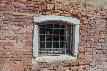 Fototapeta na wymiar window in a wall