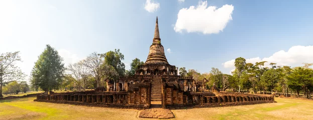 Vlies Fototapete Altes Gebäude Ancient temples in Sukhothai Historical Park, Thailand
