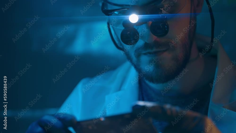 Aufkleber technician engineer developer is soldering iron pcb microcircuit electronic component though magnifi