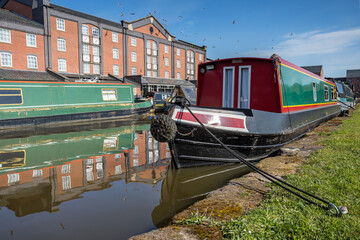 Narrow boat moored on the Ellesmere Canal - 590612000