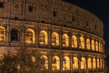 Naklejka premium colosseum at night