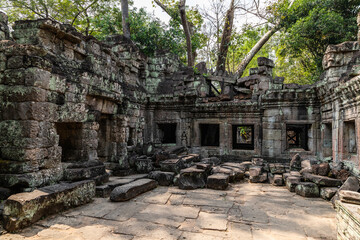Naklejka premium Ruins of ancient Khmer temple in Siem Reap, Cambodia