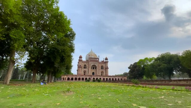 Safdarjung Tomb is located in New Delhi, India