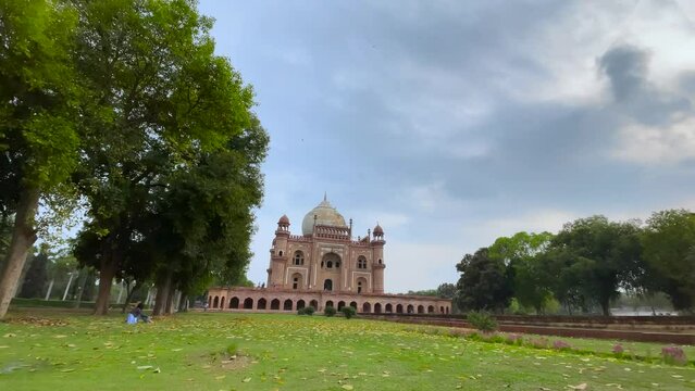 Safdarjung Tomb is located in New Delhi, India