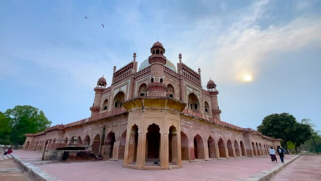 Safdarjung Tomb is located in New Delhi, India