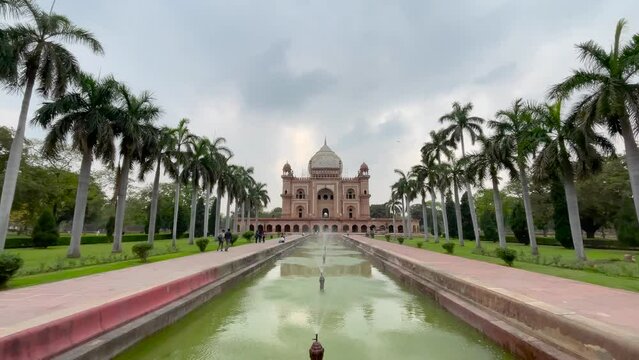 Safdarjung Tomb is located in New Delhi, India