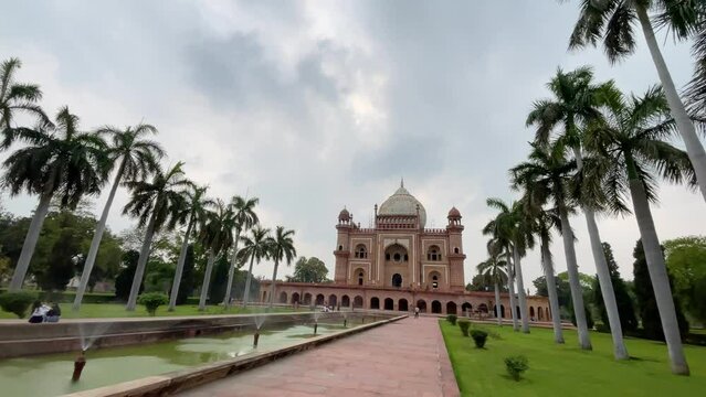 Safdarjung Tomb is located in New Delhi, India