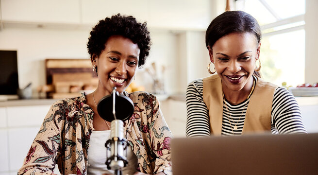 Smiling friends doing a podcast