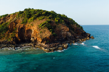 Koh Larn, a beautiful island near Bangkok, is in Pattaya City. Chonburi is a small island with clear blue and emerald green water, both Thai and foreign tourists come here. There are many facilities.
