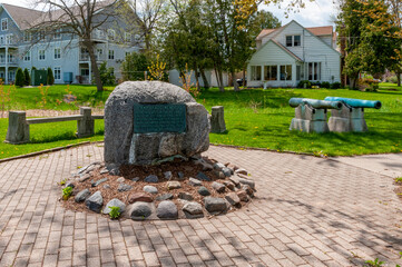 Fototapeta premium Camp Bragg Historical Civil War Marker and Cannons Near Menominee Park, Oshkosh, Wisconsin