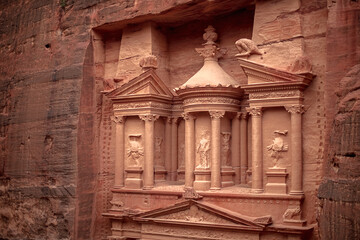 Fototapeta na wymiar View of the Al-Khazneh Palace or Treasury in Petra, Jordan.