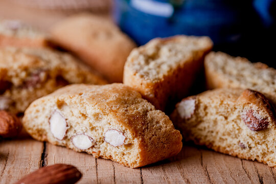 Closeup of freshly baked Italian almond cantuccini biscuits