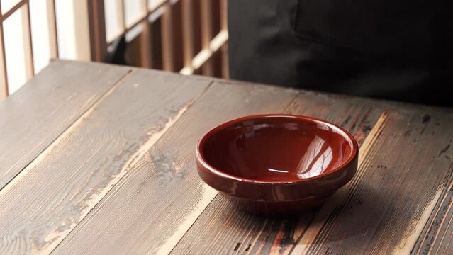The production process of classic Sichuan cuisine with garlic and white meat