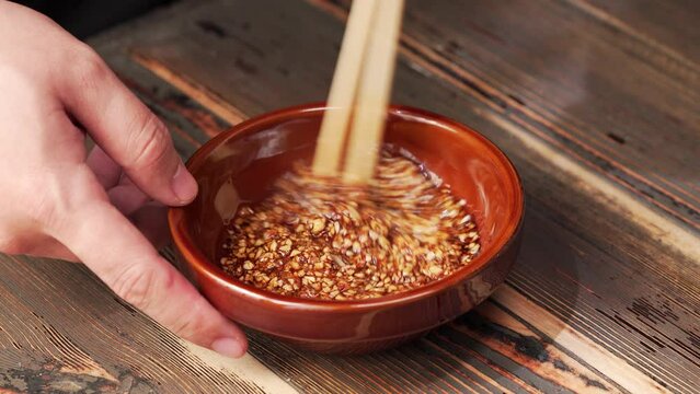 The production process of classic Sichuan cuisine with garlic and white meat