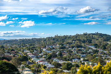 オーストラリアの田舎町・Lismoreの家々と美しい空