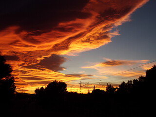 Atardecer con nubes de fuego