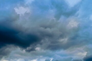Obraz premium Beautiful shot of large clouds in a dark stormy sky