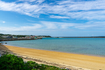 西表島　上原港と集落を眺める