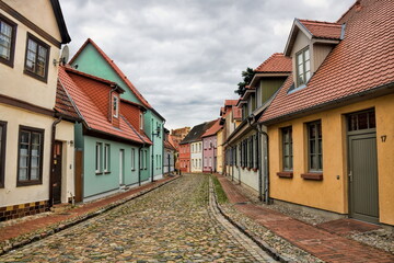 Obraz premium malchin, deutschland - malerische gasse in der altstadt
