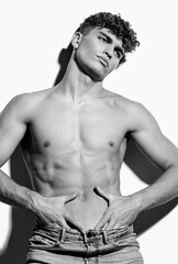Fototapeta premium man studio bodybuilder fashion male bodybuilding sport athlete bicep athletic