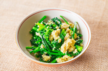 とうふミールと小松菜の煮物