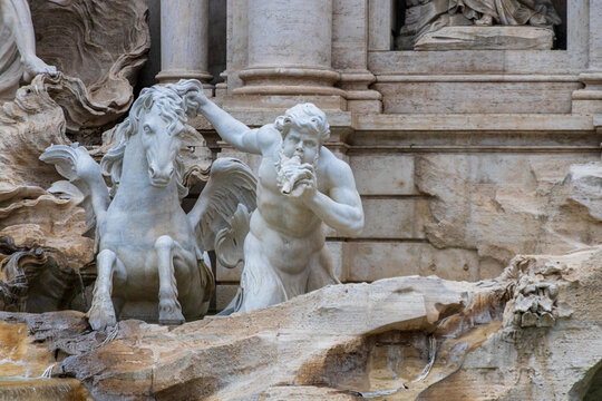 Statutes of the Trevi Fountain