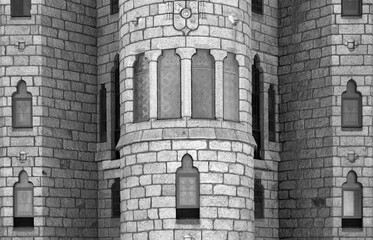 diversity of shapes in the palace windows