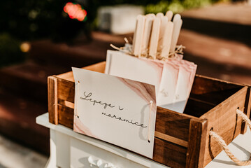 boho wedding decoration flowers nature garden sea sand palm tree nature olive white and green	