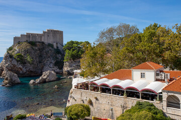 Fototapeta na wymiar Pile Bay near Dubrovnik old town with fortress Lovrijenac