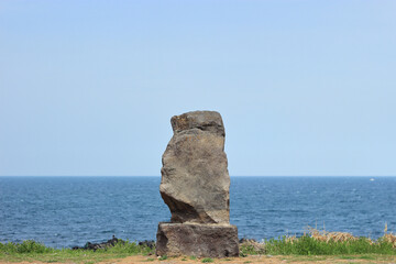 제주도 해변에서 볼수있는 텅 비어있는 비석