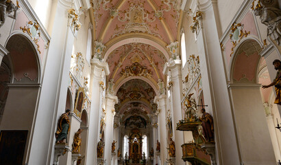 Obraz premium Innenansicht der Basilika St. Vitus (Ellwangen)