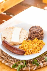 desayuno tipico colombiano 
