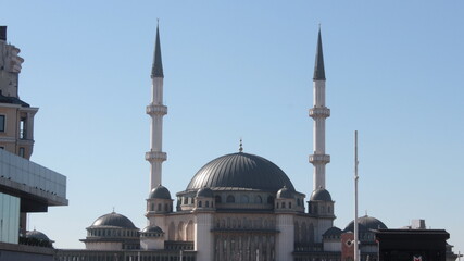 Fototapeta na wymiar Mosque of Taksim