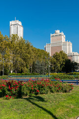 Fototapeta premium Plaza de Espana in Madrid with skyscrapers, Spain