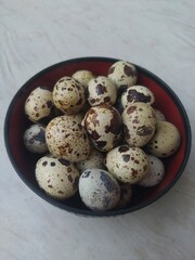 Group egg quail on the bowl