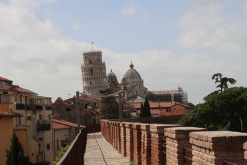 Fototapeta na wymiar Pisa Tower from the castle wall 城壁とピサの斜塔