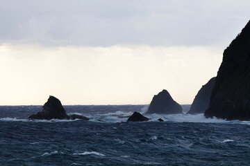 底土湾の荒波