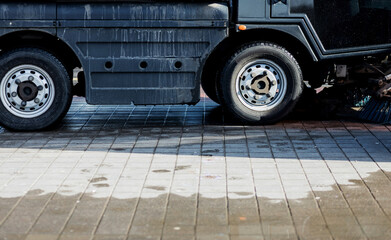  urban sweeper cleans road