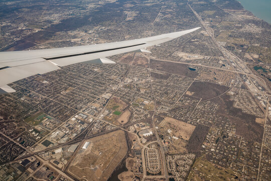 Blick aus dem Flugzeug auf Chicago im Landeanflug