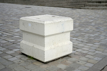 concrete block to block traffic