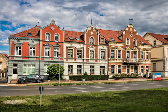 teterow, deutschland - sanierte alte h&auml;userzeile