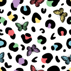 Colorful leopard print with butterfly. Cat paw pattern with  butterflies. Leopard vector seamless pattern. Leopard skin texture. For textiles, clothing, bed linen, office supplies.