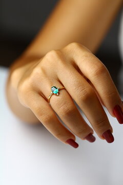 Welcome Spring with the Van Cleef & Arpels Lucky Spring Collection