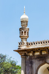 Obraz premium Exterior of the Qutub Shahi Tombs (Tomb of 3rd King Ibrahim Quli Qutb Shah), Hyderabad, Telangana, India, Asia