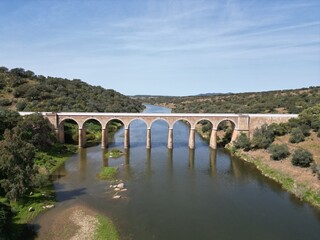 Fototapeta na wymiar Ardila, ponte sobre o Rio Ardila, Moura