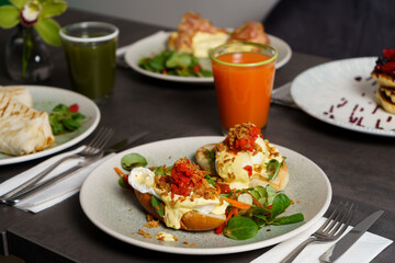 Toast with Egg, Cheese and Vegetables